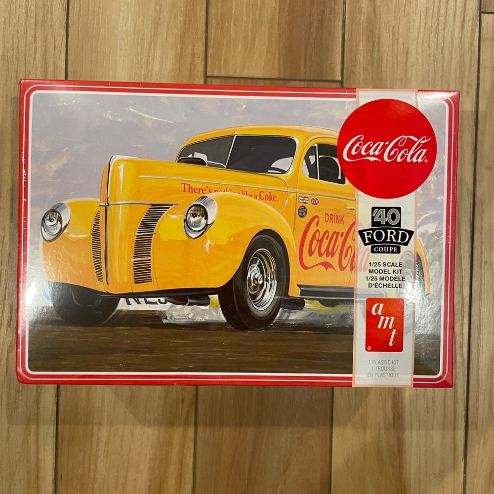 NIB AMT Coca-Cola ‘40 Ford Coupe Model Kit 1:25 scale, copyright ‘22